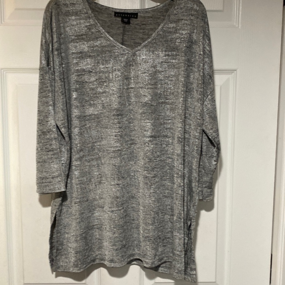 Blouses grey silver..sizeM